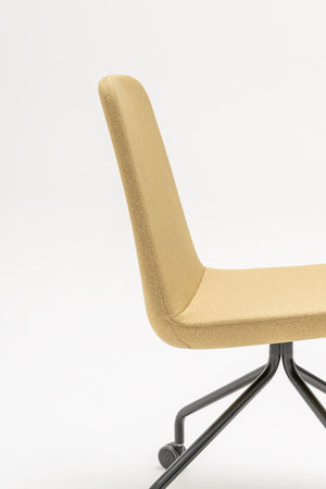 Ulti Office Chair on 4 Star Aluminium Base with Castors Detail 2