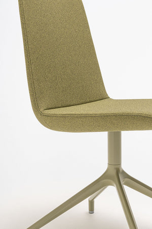 Ulti Office Chair with 4 Spoke Base Detail