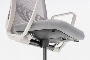 Astro Mesh Task Chair with Headrest Detail 4