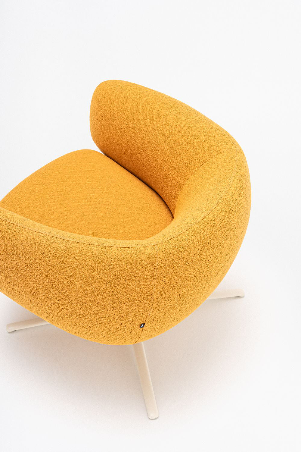 Grand Grace Armchair with Headrest 14