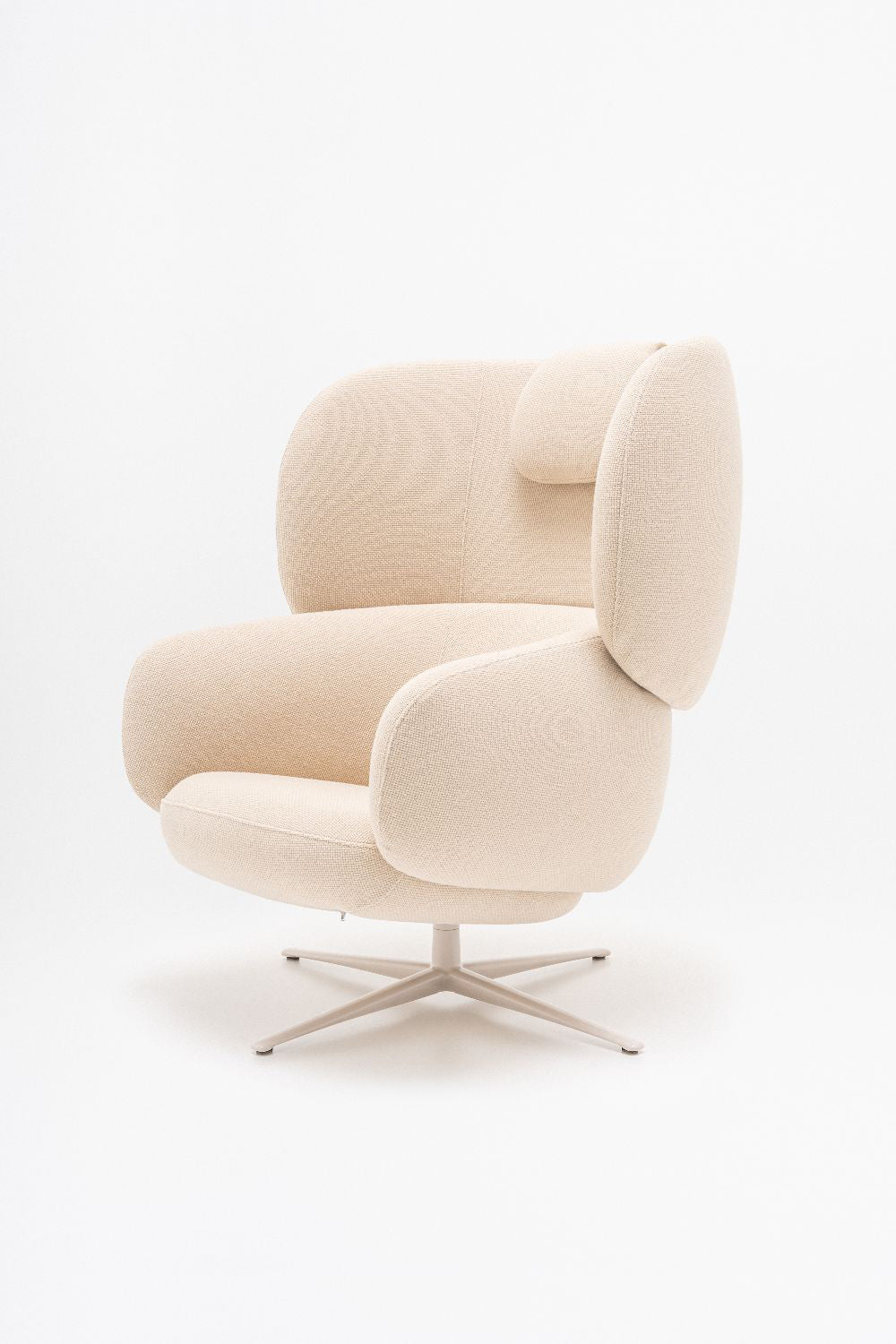 Grand Grace Armchair with Headrest 4