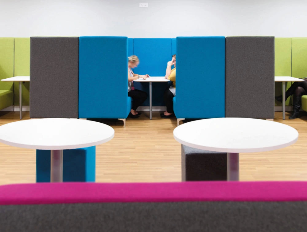 Huddle Cave Meeting Pod With White Table And Blue Upholstered Finish