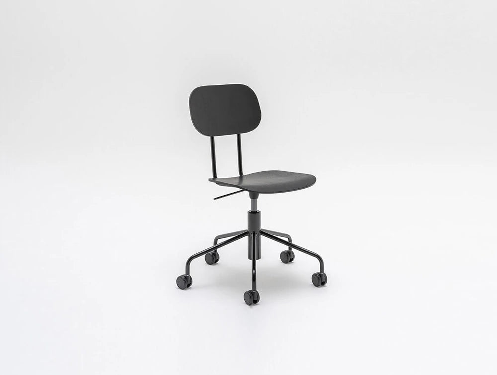 Mdd New School Chair With Four Spoke Base 3