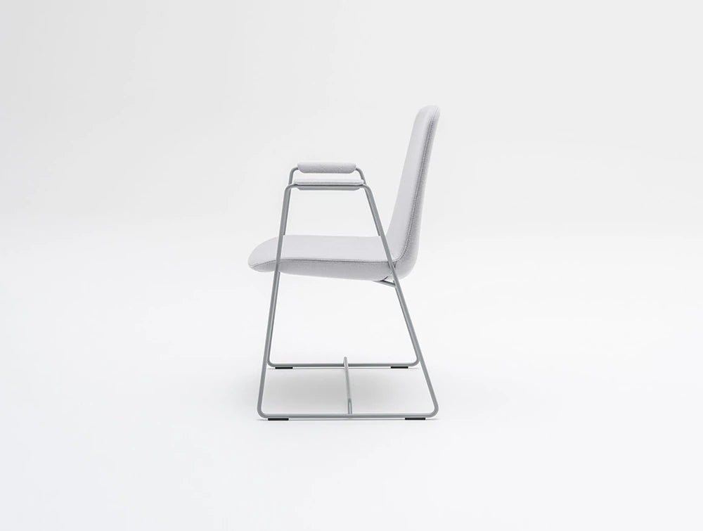 Mdd Ulti Fabric Chair With Cantilever Base 2