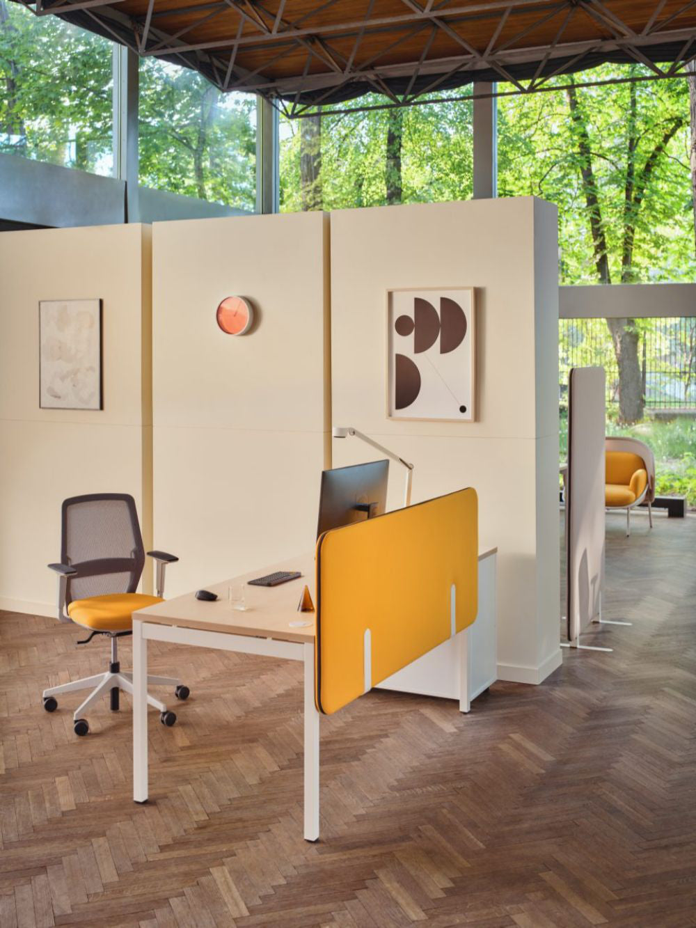 Sonic Ogi Side and Cross Acoustic Desk Screens with Bench Desk and Task Chair in Modern Office Setting 2